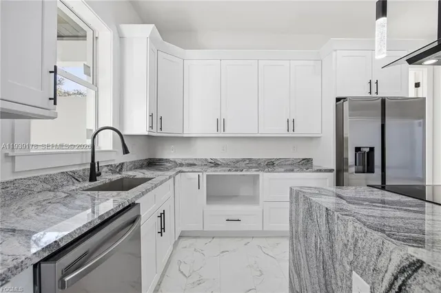 $370,000 | 6050 North Moss Circle, LaBelle, FL 33935