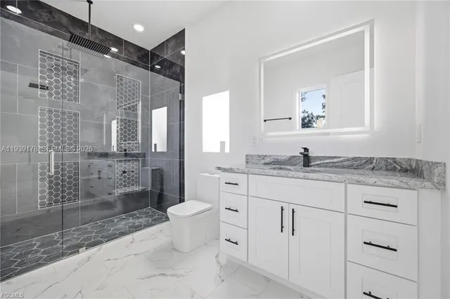 $370,000 | 6050 North Moss Circle, LaBelle, FL 33935