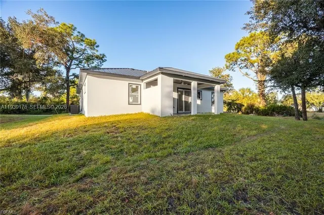 $370,000 | 6050 North Moss Circle, LaBelle, FL 33935