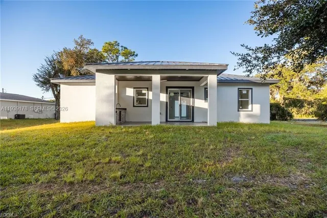 $370,000 | 6050 North Moss Circle, LaBelle, FL 33935