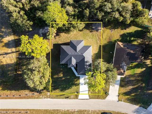 $370,000 | 6050 North Moss Circle, LaBelle, FL 33935