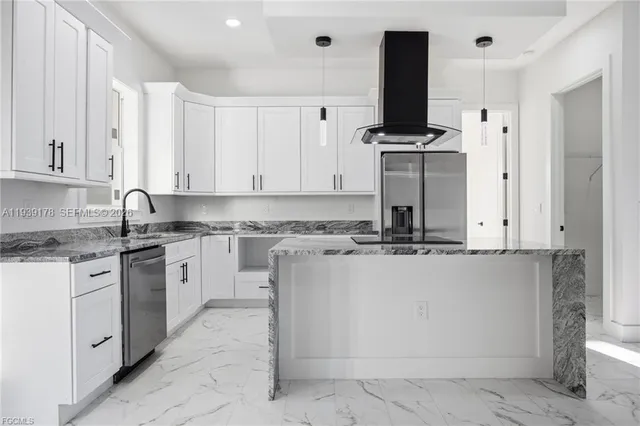 $370,000 | 6050 North Moss Circle, LaBelle, FL 33935