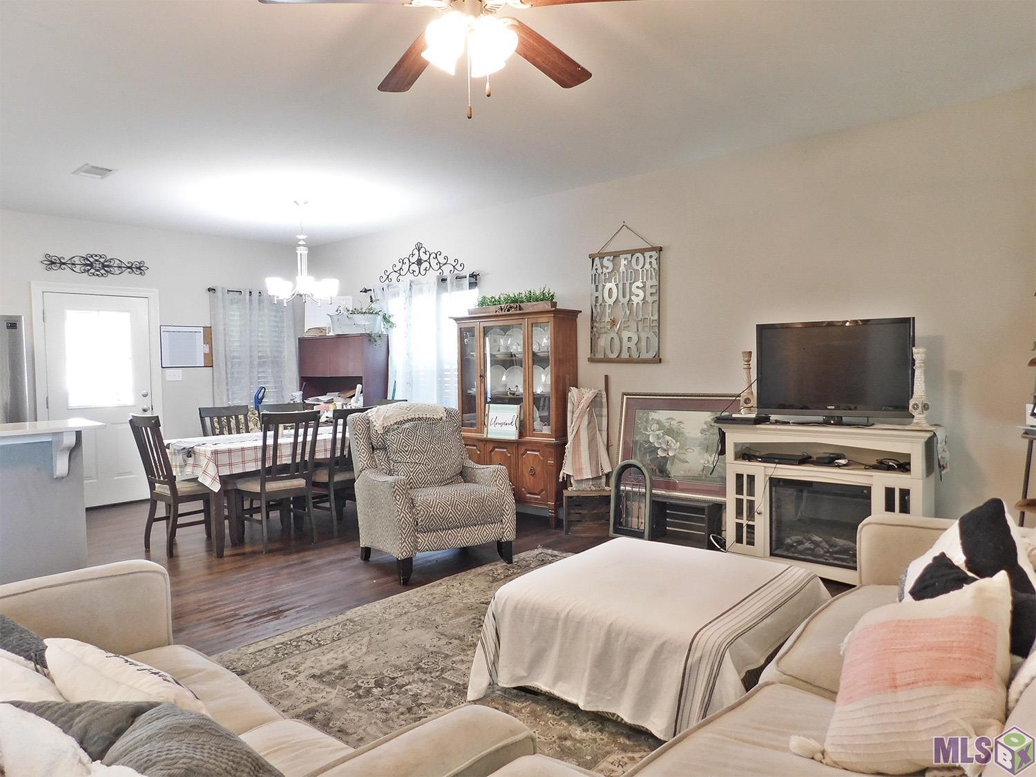 10901 Springfield Road Denham Springs, LA 70706 - Photo 3 of 18
