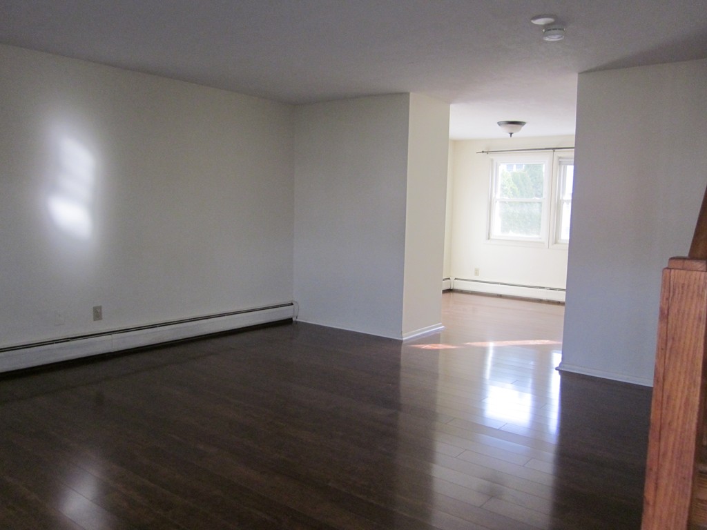 69 Manor Court, Unit 69 Springfield, MA 01118 - Photo 4 of 12 Gallery Image 4