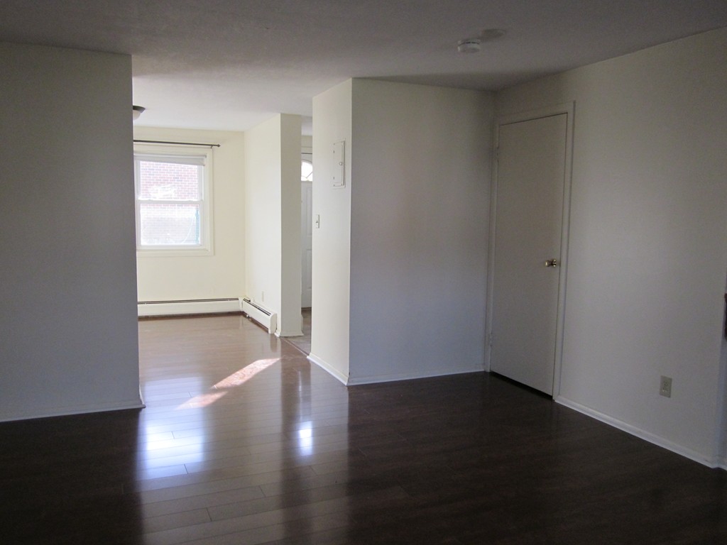69 Manor Court, Unit 69 Springfield, MA 01118 - Photo 6 of 12 Gallery Image 6