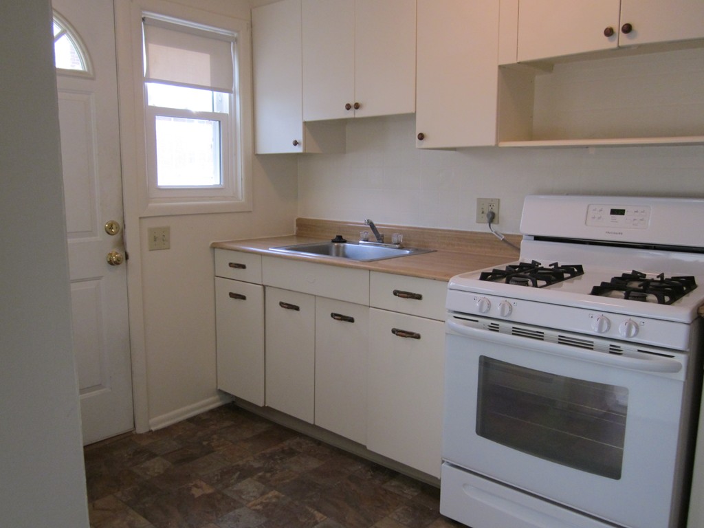 69 Manor Court, Unit 69 Springfield, MA 01118 - Photo 8 of 12 Gallery Image 8