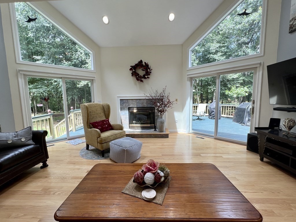 13 Leonard Road Mendon, MA 01756 - Photo 8 of 22