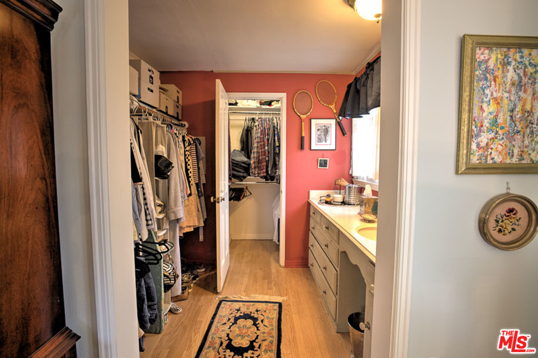 3419 Amesbury Road Los Angeles, CA 90027 - Photo 20 of 27