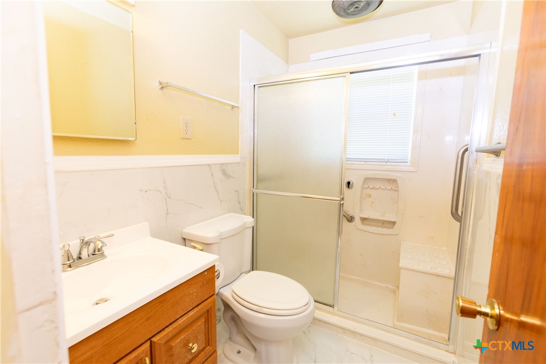 3003 Zephyr Road Killeen, TX 76543 - Photo 8 of 14 bathroom with sitting shower