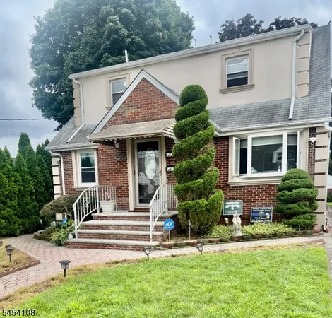 $2,200 | 55 East 1st Street, Unit 2, Clifton, NJ 07011