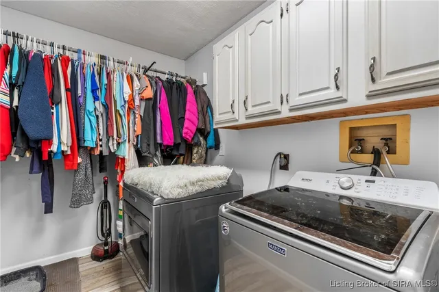 $585,000 | 4435 Fosskuhl Road, Floyds Knobs, IN 47119