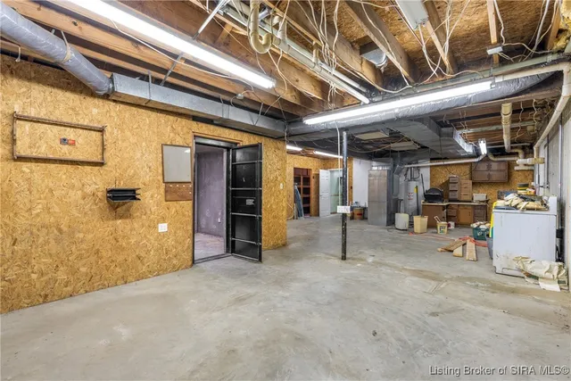 $585,000 | 4435 Fosskuhl Road, Floyds Knobs, IN 47119