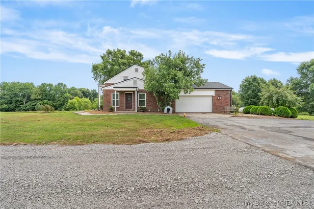 $585,000 | 4435 Fosskuhl Road, Floyds Knobs, IN 47119