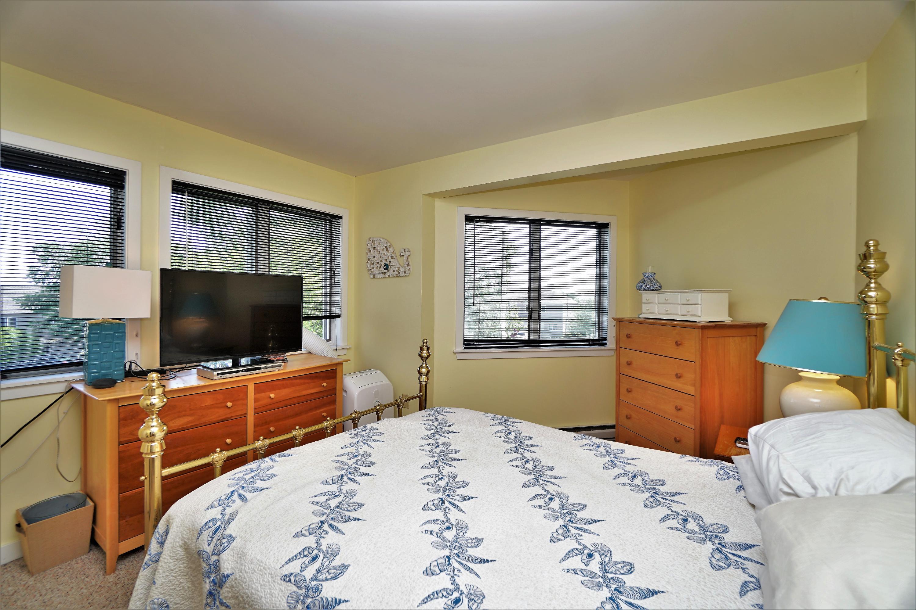 55 Back Cove Estates Road, Unit 55 Portland, ME 04103 - Photo 17 of 31 14 (7)