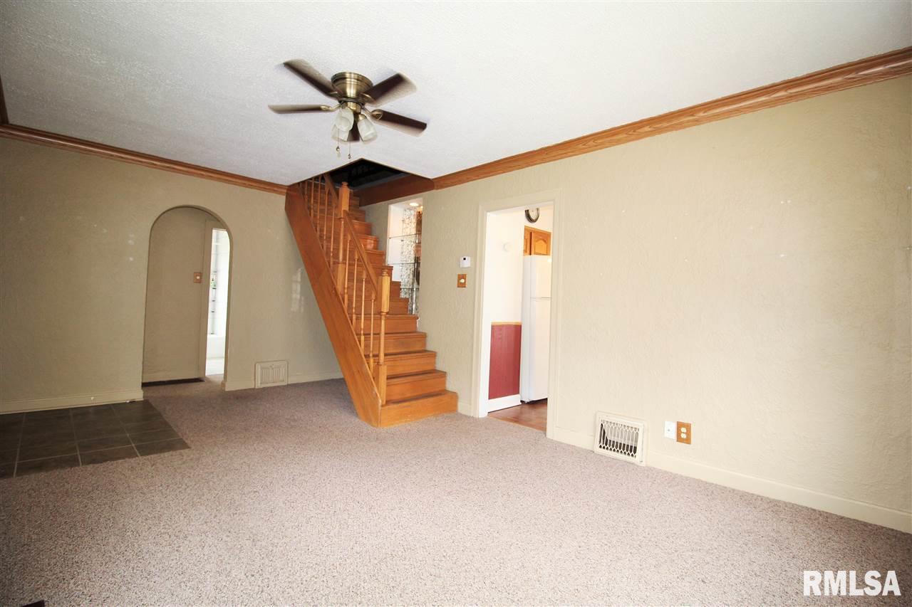 1507 Circle Road Peoria, IL 61604 - Photo 4 of 23 Gallery Image 4