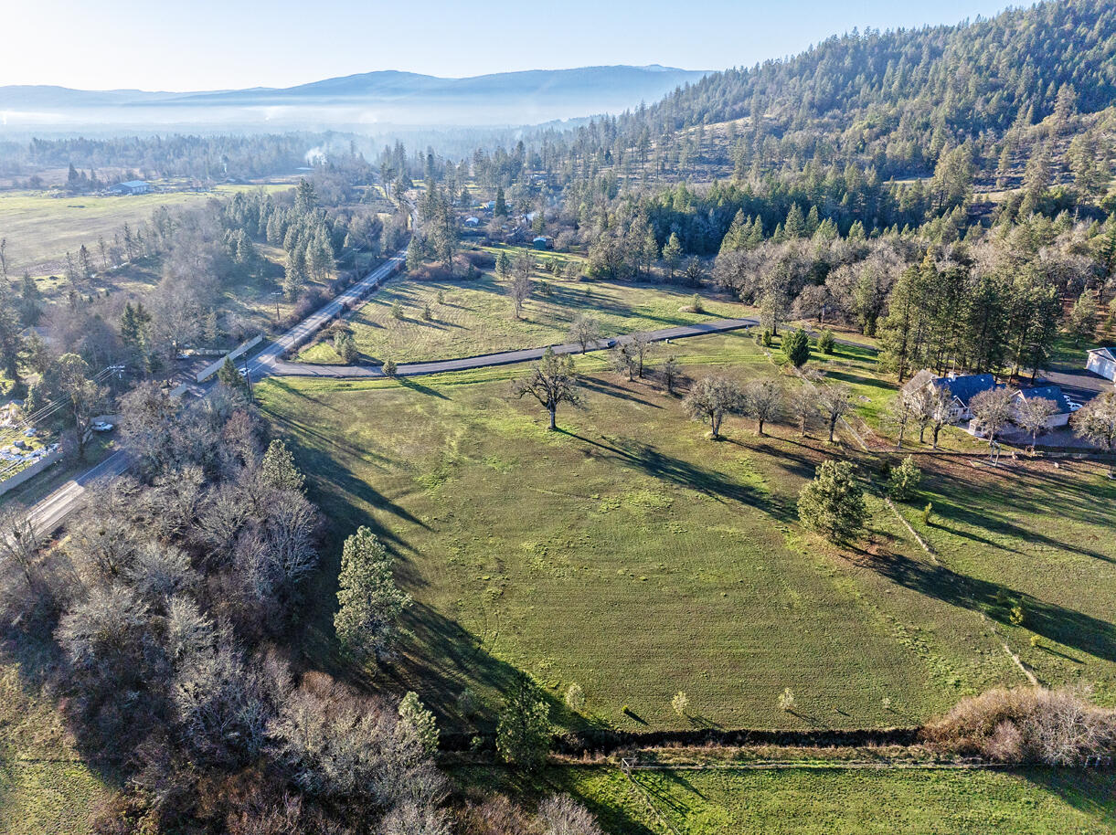 161 Sparky Way Cave Junction, OR 97523 - Photo 11 of 14 DJI_20251230153021_0071_D copy