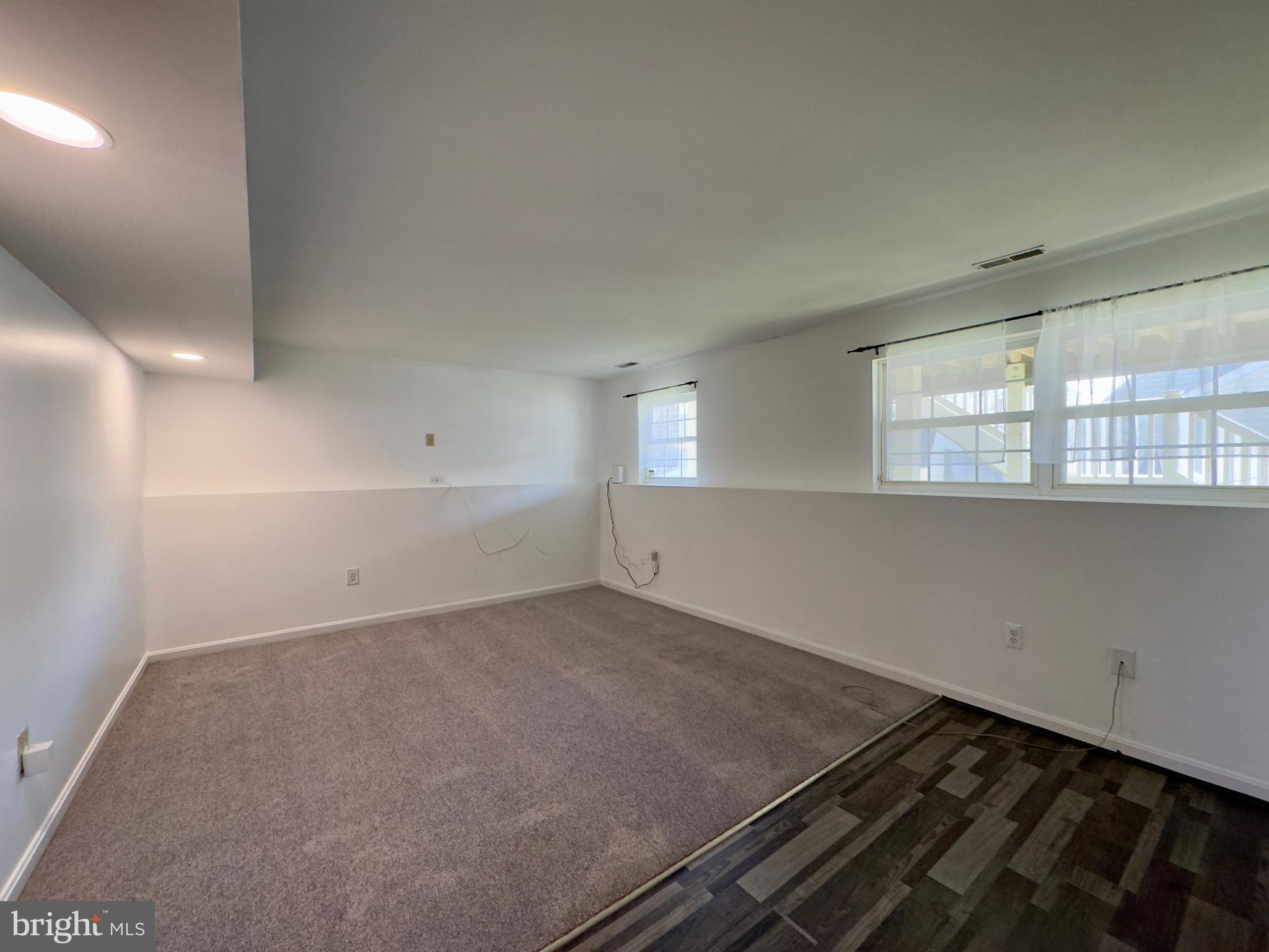 9807 Dee Way Baltimore, MD 21220 - Photo 4 of 29