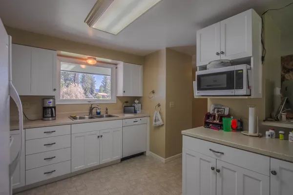 $449,500 | 1140 South Pine Street, Kettle Falls, WA 99141