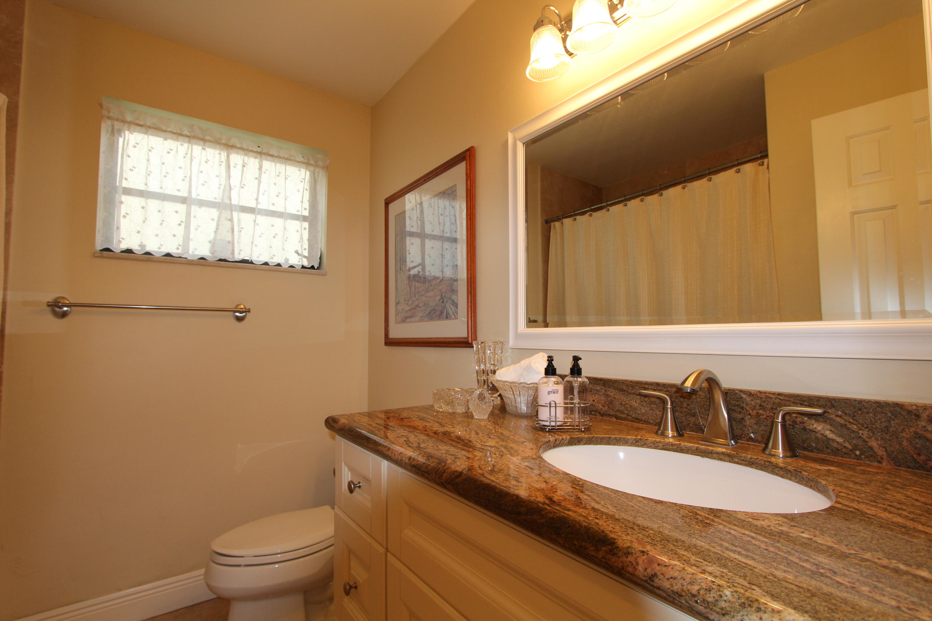 5928 Colony Court Boca Raton, FL 33433 - Photo 5 of 28 guest bath