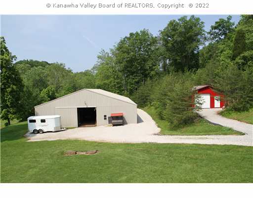3700 Hurricane Creek Road Winfield, WV 25213 - Photo 4 of 15 Stable/Barn.