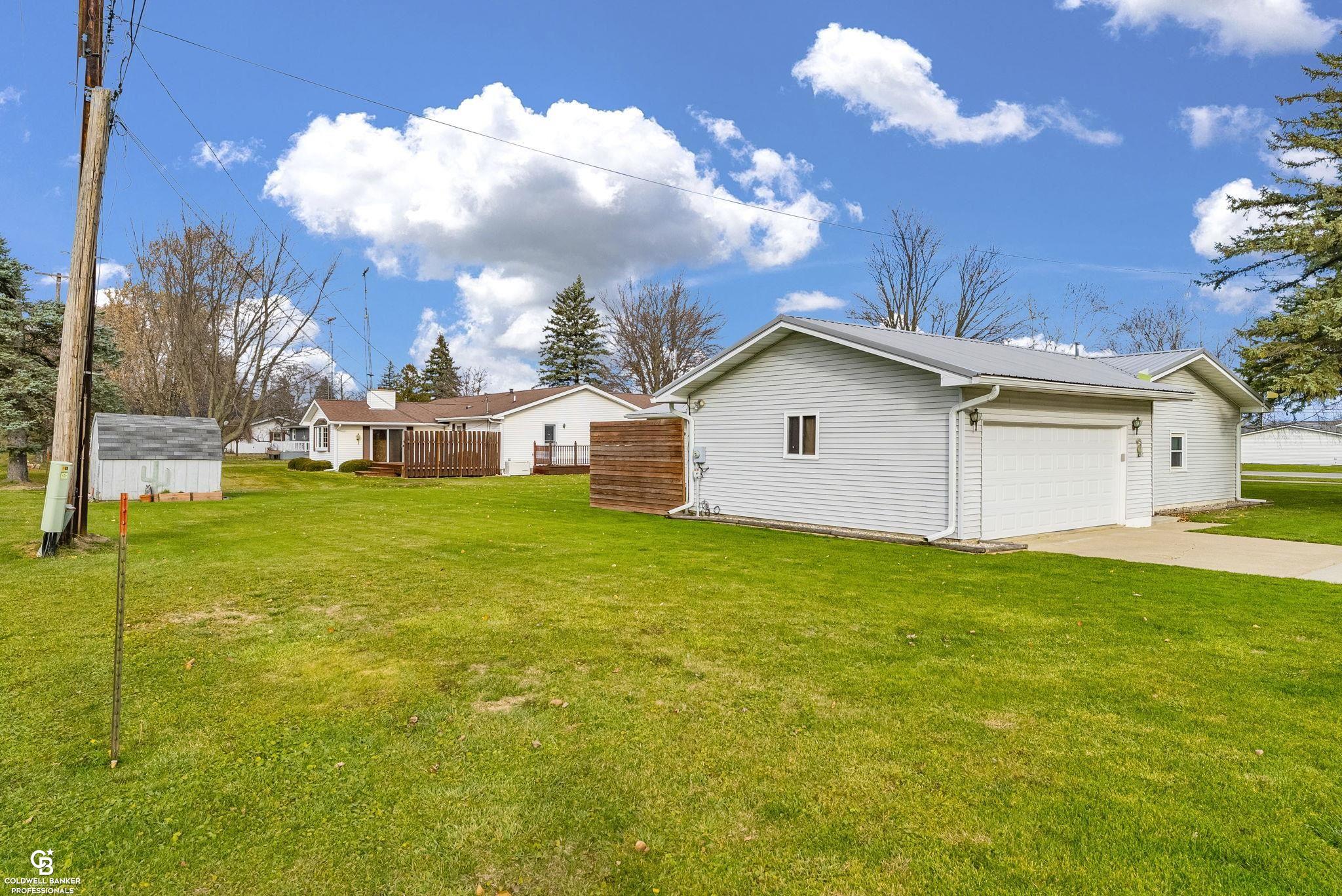 5294 Sandusky Road Peck, MI 48466 - Photo 6 of 45 50194631-4327355c-ee0b-48c7-9ef9-6e17f0c85c65.JPG
