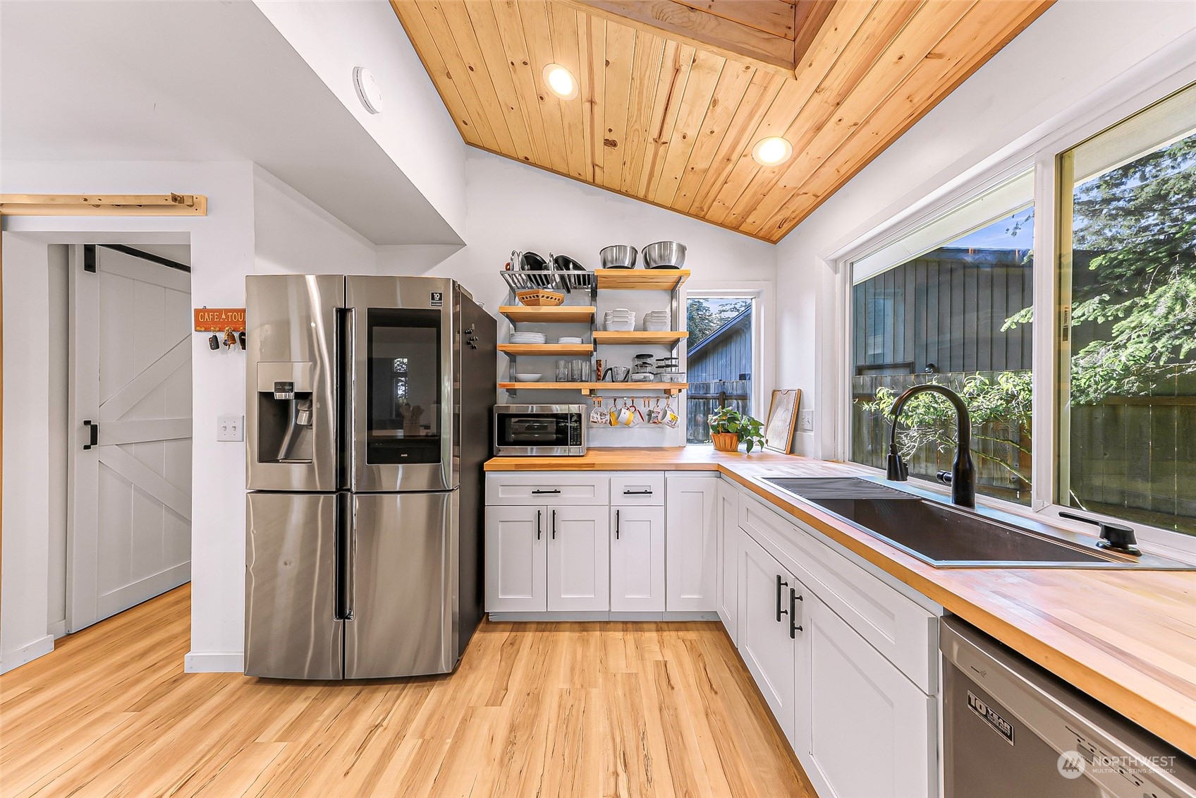 3712 Magrath Road Bellingham, WA 98226 - Photo 11 of 40 Gallery Image 11