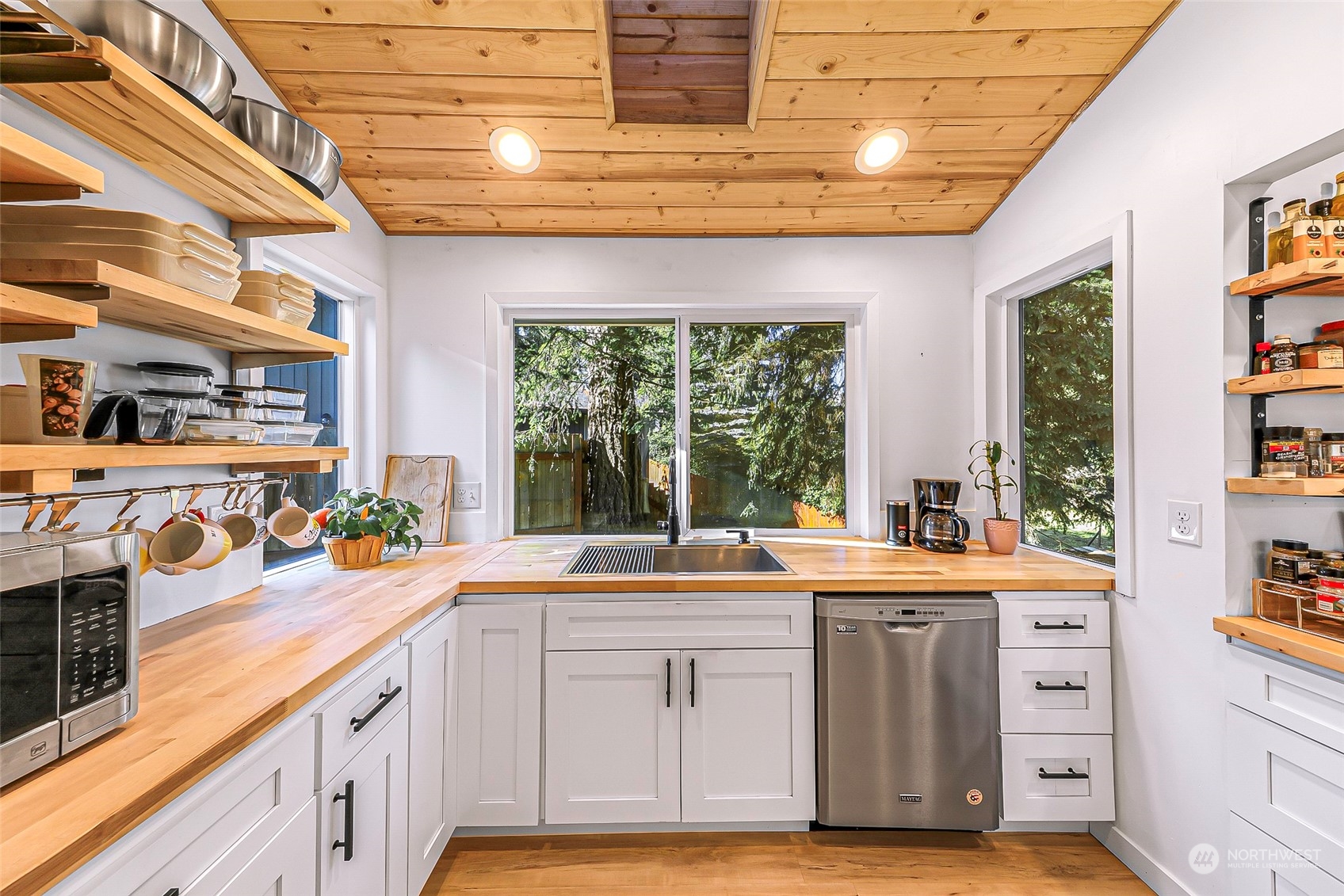 3712 Magrath Road Bellingham, WA 98226 - Photo 8 of 40 Gallery Image 8