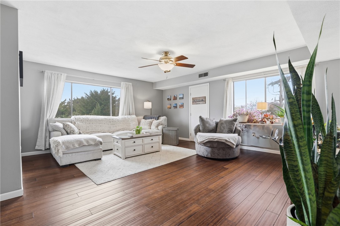 196 Old River Road, Unit 8F Lincoln, RI 02865 - Photo 12 of 34