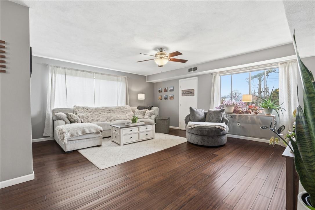 196 Old River Road, Unit 8F Lincoln, RI 02865 - Photo 13 of 34