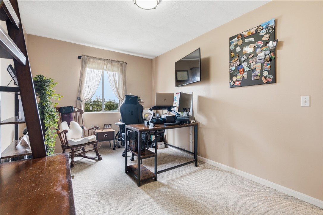 196 Old River Road, Unit 8F Lincoln, RI 02865 - Photo 26 of 34