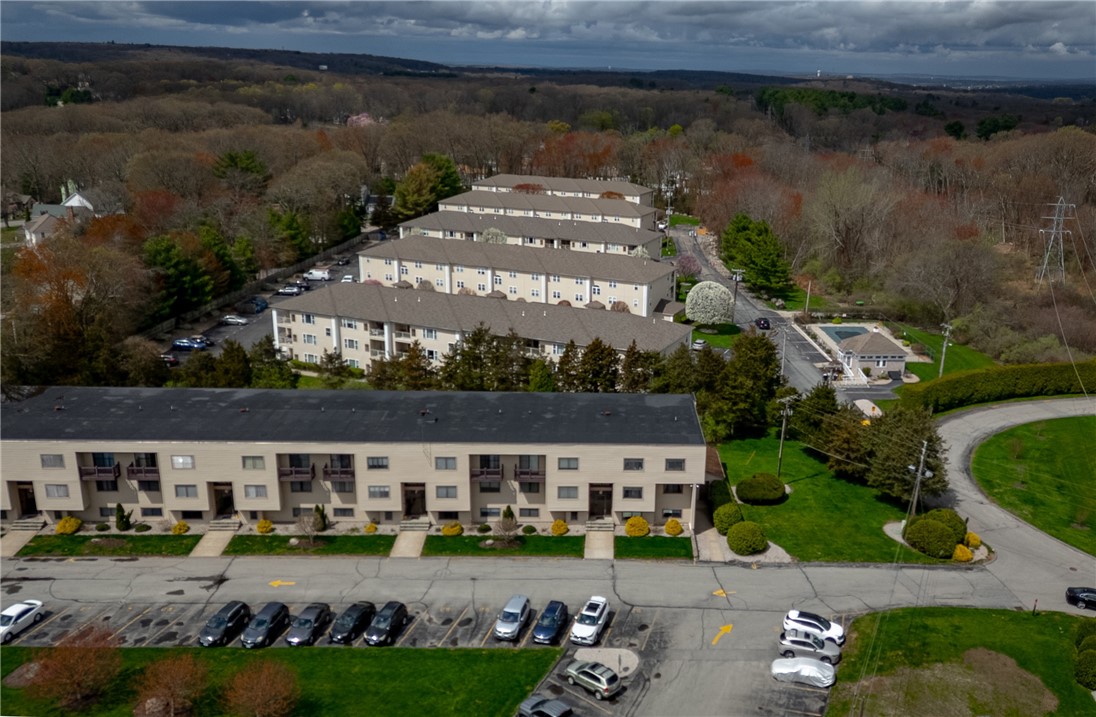 196 Old River Road, Unit 8F Lincoln, RI 02865 - Photo 3 of 34