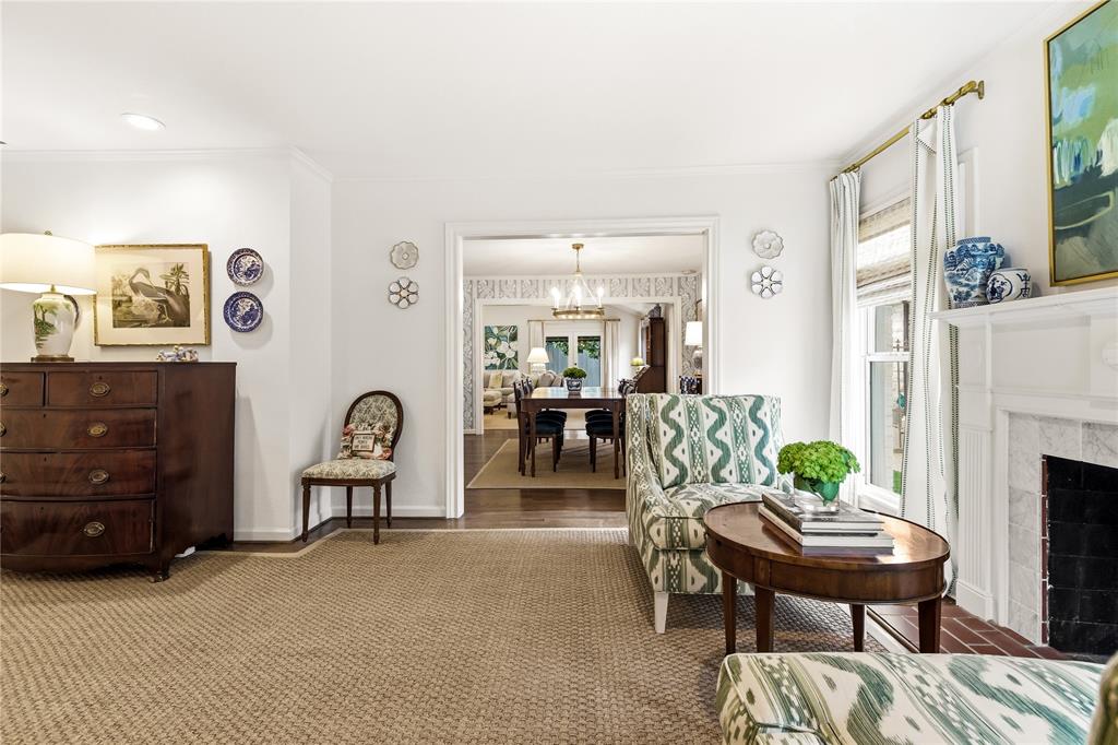 8115 Chadbourne Road Dallas, TX 75209 - Photo 5 of 39