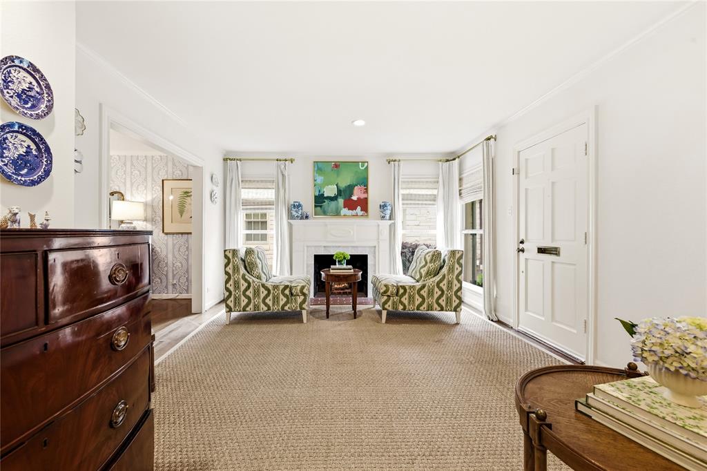 8115 Chadbourne Road Dallas, TX 75209 - Photo 6 of 39