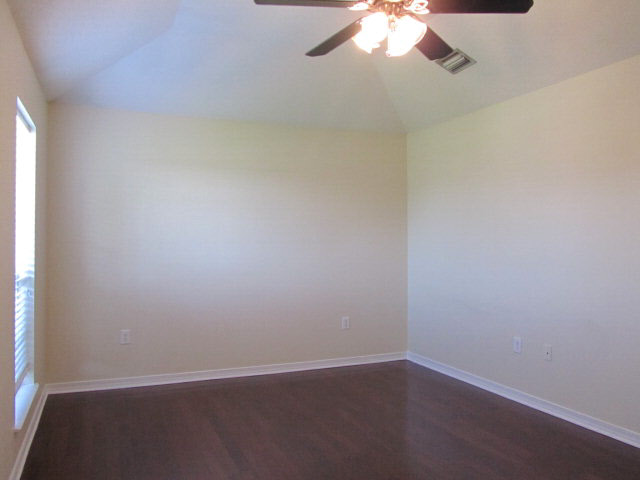 8781 Shannon's Mill Road Foley, AL 36535 - Photo 3 of 17 Living Room