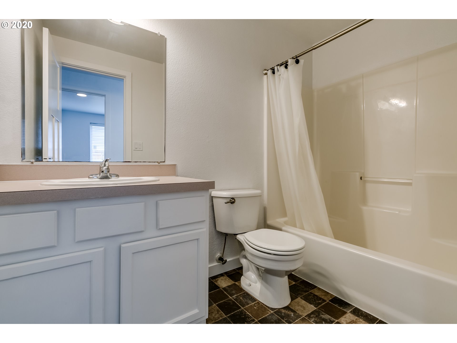 4140 Forsythia Street Springfield, OR 97478 - Photo 15 of 30