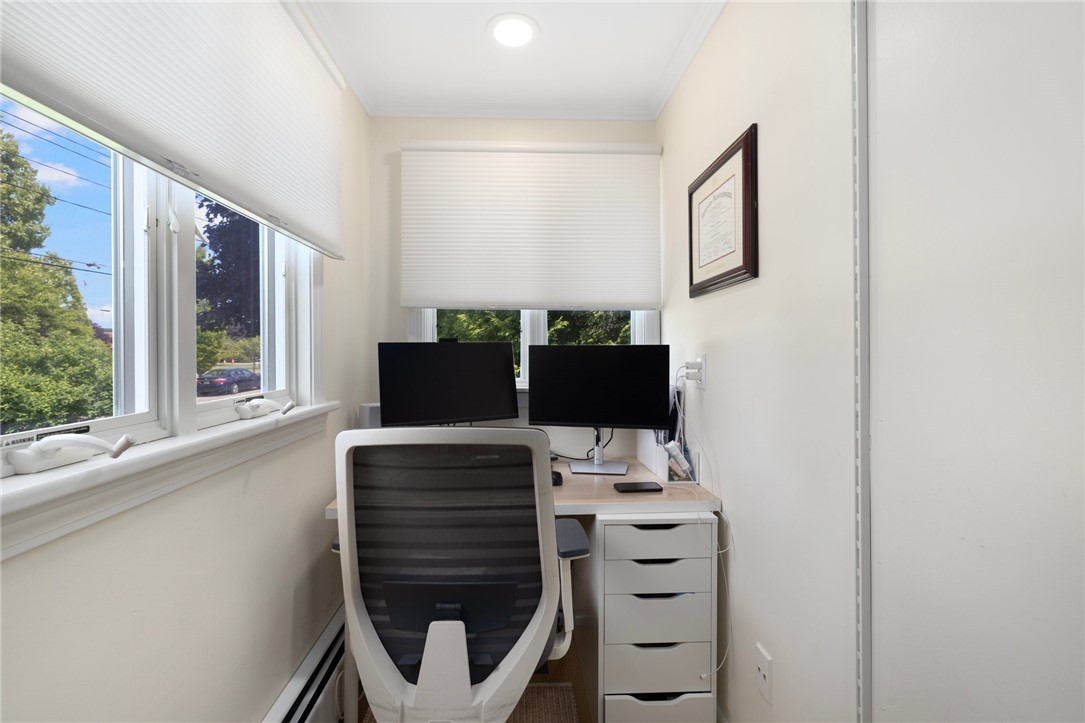 8 Schoolhouse Road Narragansett, RI 02882 - Photo 26 of 41 1st floor office.....small but efficient!