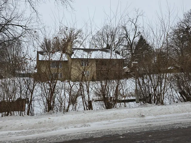 $384,000 | 132 Parkwood Place, Fairmont, MN 56031