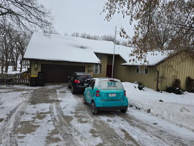 $384,000 | 132 Parkwood Place, Fairmont, MN 56031