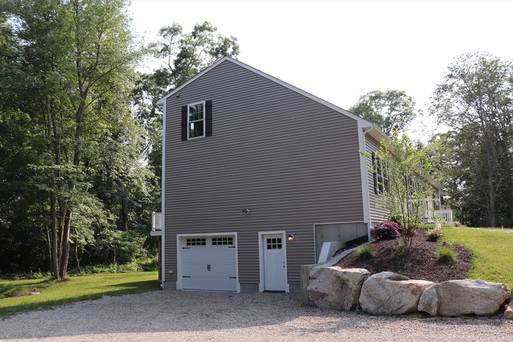 37 Glendale Road, Unit 1 Tiverton, RI 02878 - Photo 5 of 24