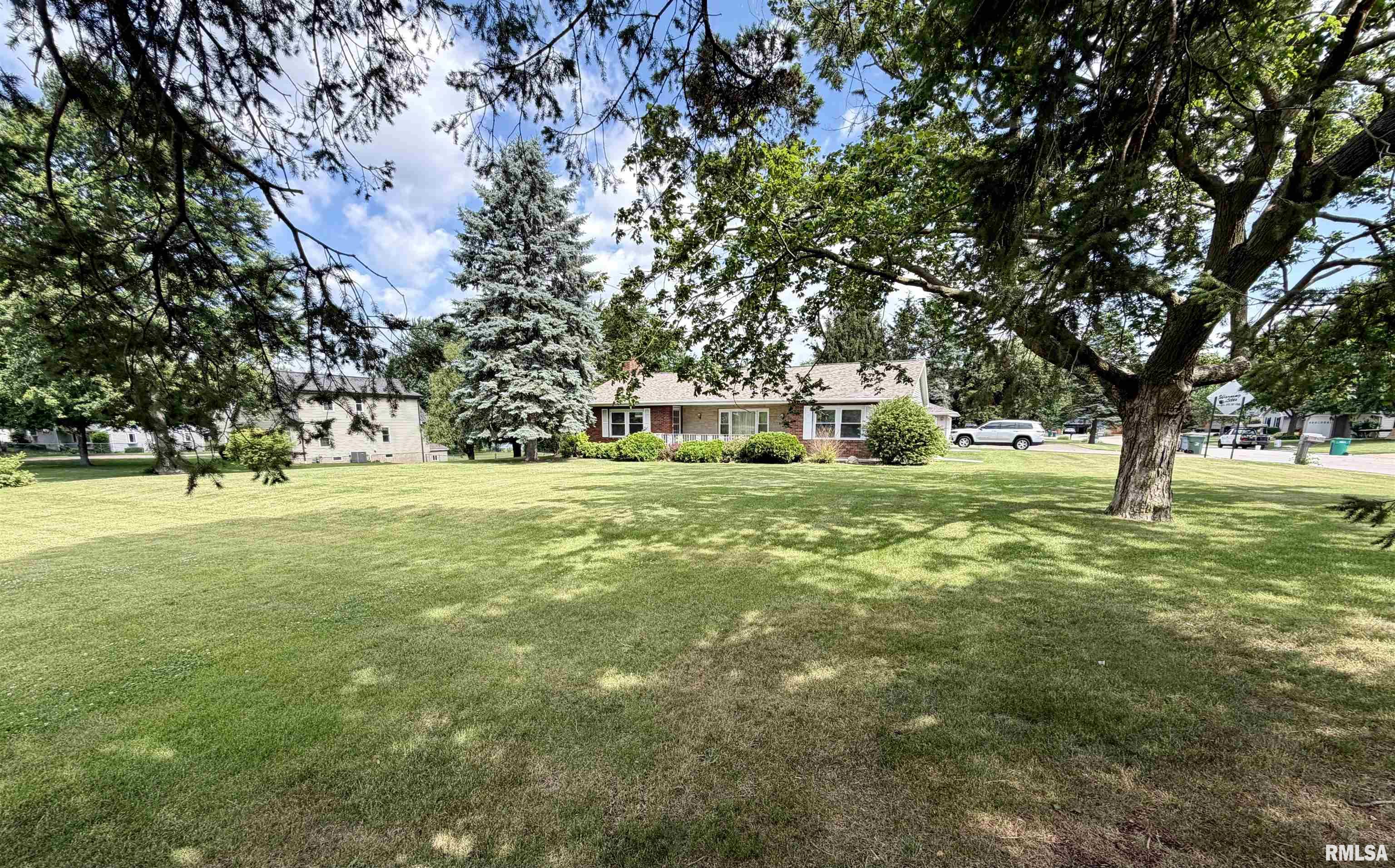 1797 South Lake Storey Road Galesburg, IL 61401 - Photo 3 of 33