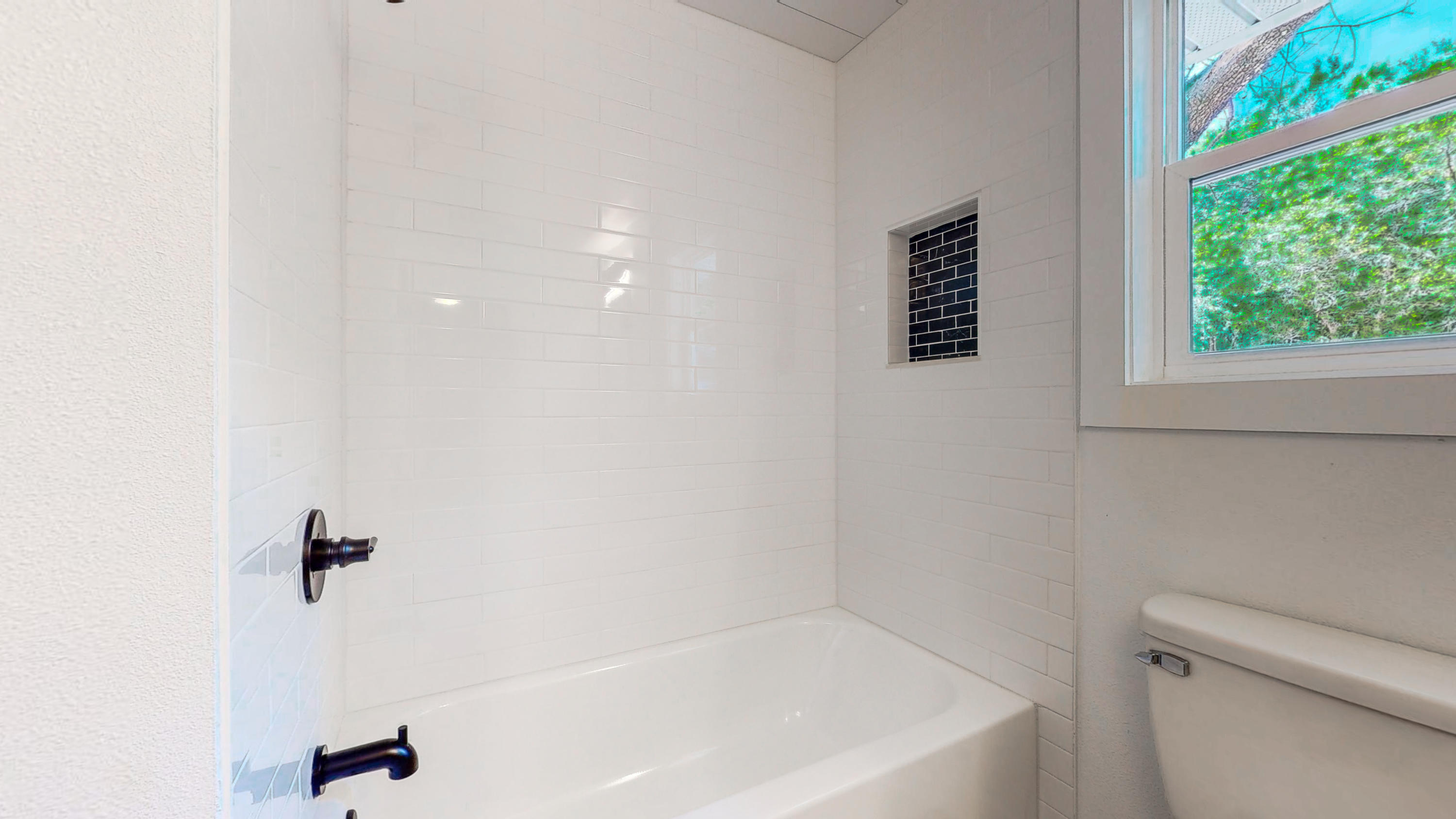 2522 Kingston Road Crestview, FL 32536 - Photo 19 of 43 a bathroom with a shower