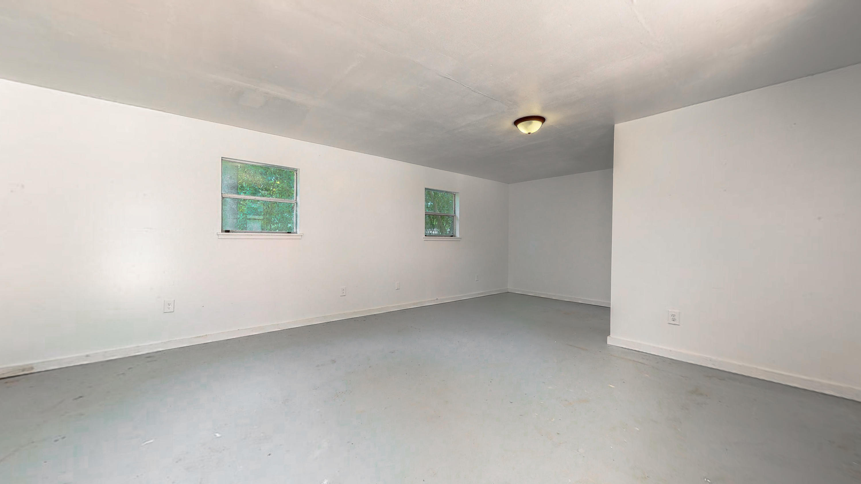 2522 Kingston Road Crestview, FL 32536 - Photo 38 of 43 an empty room with windows