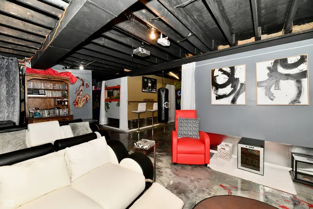 $325,000 | 1642 Misty Lake Drive, Indianapolis, IN 46260