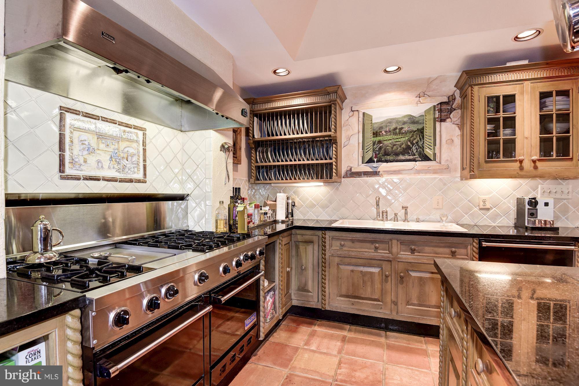 1135 Bellview Road McLean, VA 22102 - Photo 11 of 30 Kitchen