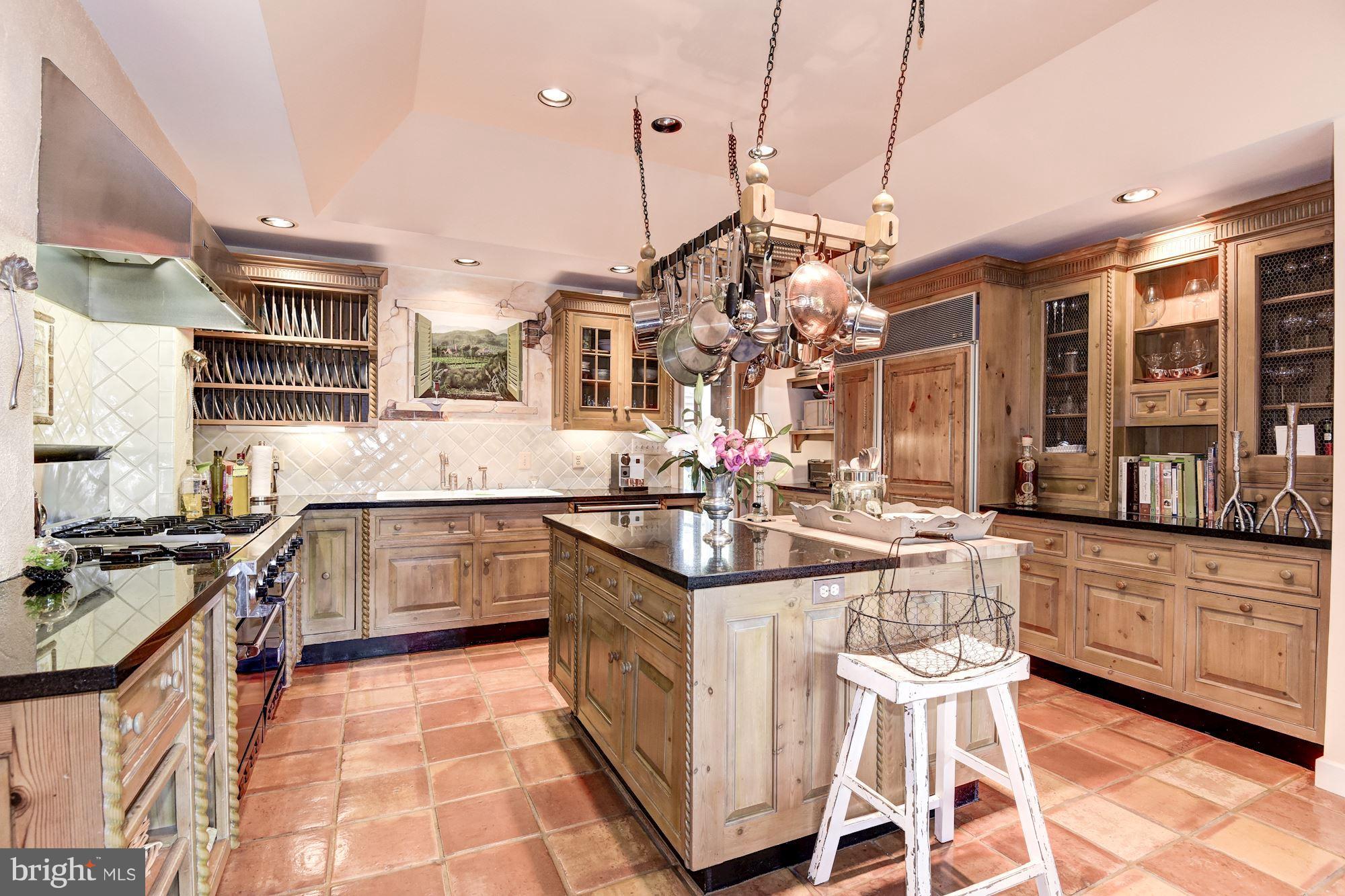 1135 Bellview Road McLean, VA 22102 - Photo 10 of 30 Kitchen