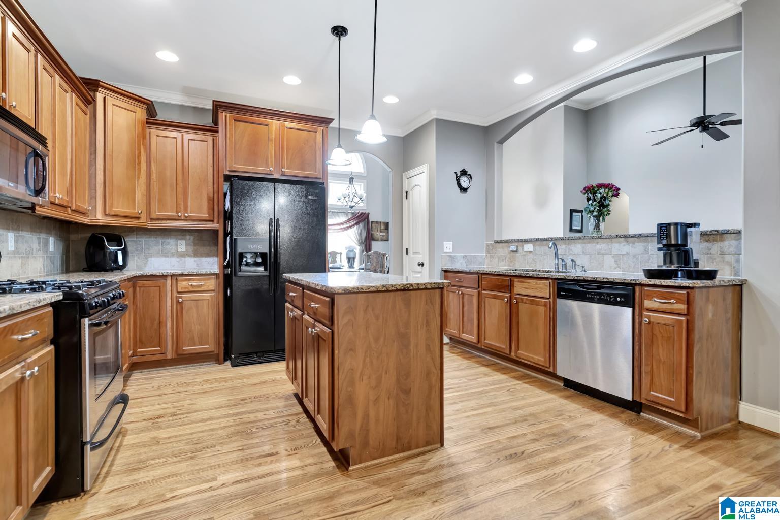 125 Lakeland Ridge Pelham, AL 35043 - Photo 10 of 48