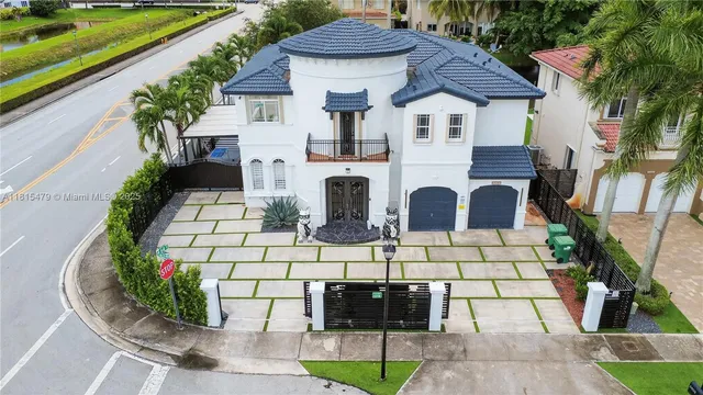 $1,370,000 | 6403 Southwest 162nd Path, Miami, FL 33193