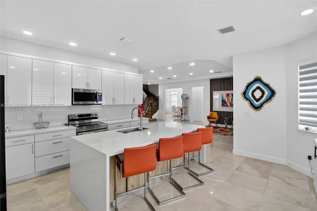 $1,370,000 | 6403 Southwest 162nd Path, Miami, FL 33193