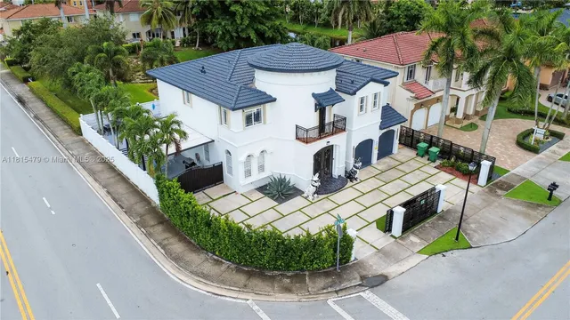 $1,370,000 | 6403 Southwest 162nd Path, Miami, FL 33193