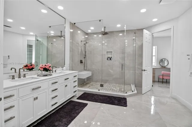 $1,370,000 | 6403 Southwest 162nd Path, Miami, FL 33193